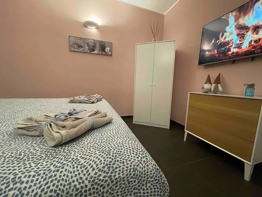 Flysky Home - Appart Con Posto Auto Naples 0*,  Italy